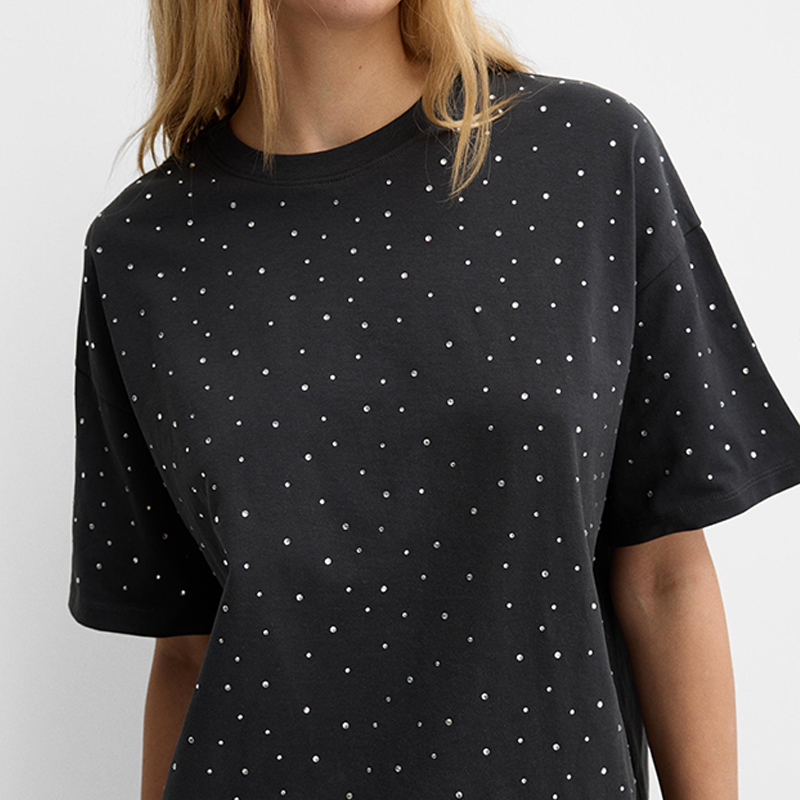 get rhinestone t shirts for women at hongfeng with luxurious fabrics and bold designs.